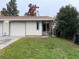 5497 E Knoll Dr in Fair Oaks, CA - Building Photo