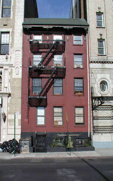 325 W 13th St in New York, NY - Building Photo - Building Photo