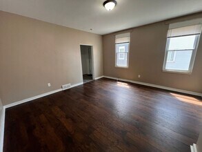 1104 Brabec St in Pittsburgh, PA - Building Photo - Building Photo