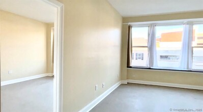 77 Bank St-Unit -2B in Waterbury, CT - Building Photo - Building Photo