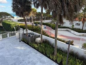 4301 Collins Ave, Unit # 208 in Miami, FL - Foto de edificio - Building Photo