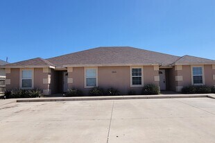 3305-3313 Shady Ln in Clovis, NM - Building Photo