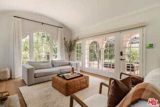322 S Citrus Ave in Los Angeles, CA - Building Photo - Building Photo