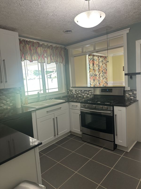 276 Meadow Dr in Bristol, VA - Building Photo - Building Photo