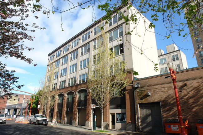 5th Avenue Place Apartments in Portland, OR - Building Photo - Building Photo