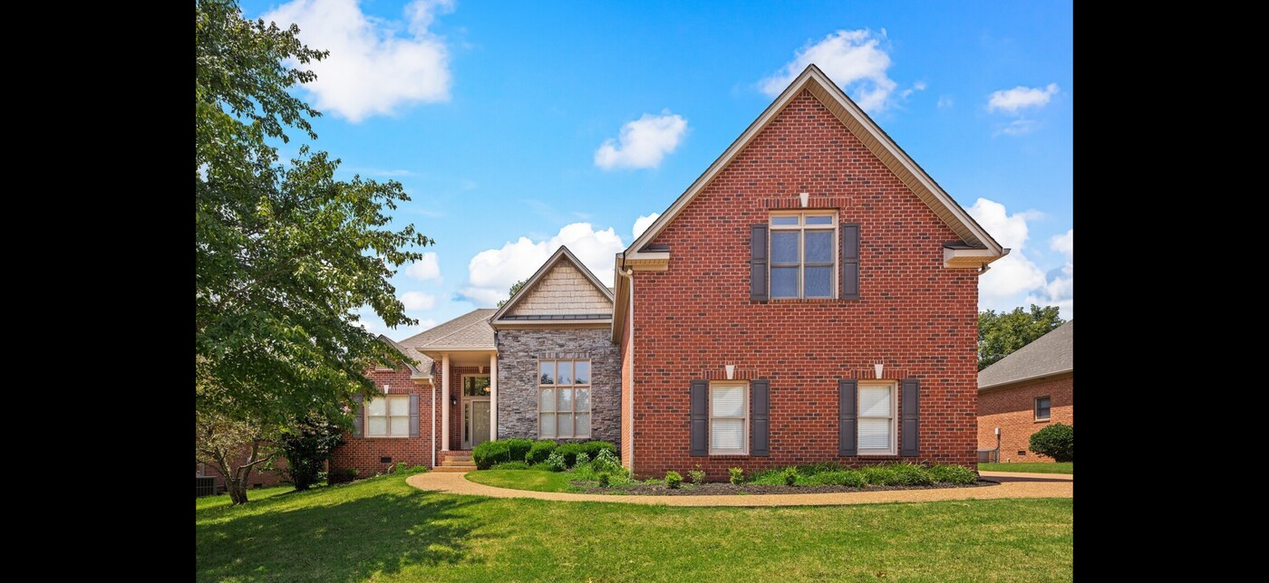 2109 Amanda Meadow Ct in Hermitage, TN - Building Photo