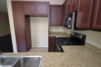 10112 Star Magnolia Ln in Santee, CA - Building Photo - Building Photo