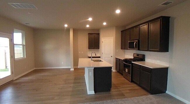 125 Mason Hl Ln in Andice, TX - Building Photo - Building Photo