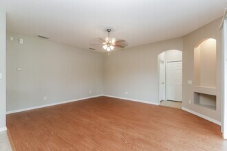 18401 Dajana Ave in Land O Lakes, FL - Building Photo - Building Photo