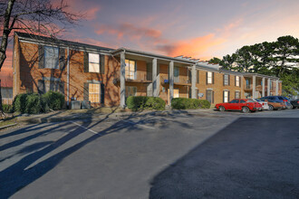 Residence at Riverside Row in Austell, GA - Foto de edificio - Building Photo