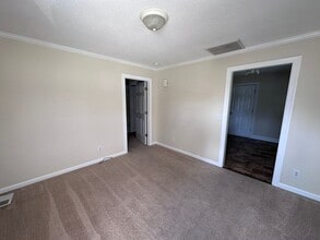327 Pinecliff Dr in Wilmington, NC - Building Photo - Building Photo