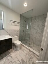 796 Tremont St, Unit 1B in Boston, MA - Foto de edificio - Building Photo