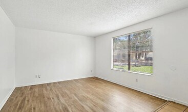 4 Bentwood Ln, Unit 1B in Orange Park, FL - Building Photo - Building Photo