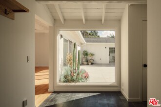 914 Bienveneda Ave in Los Angeles, CA - Building Photo - Building Photo