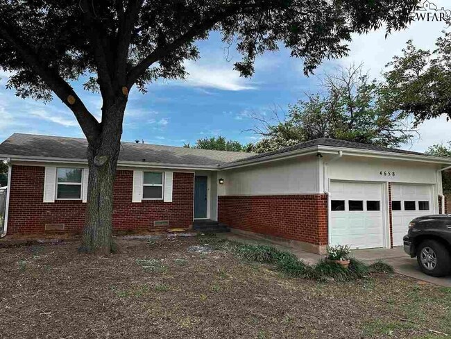 property at 4658 Briarwood Dr