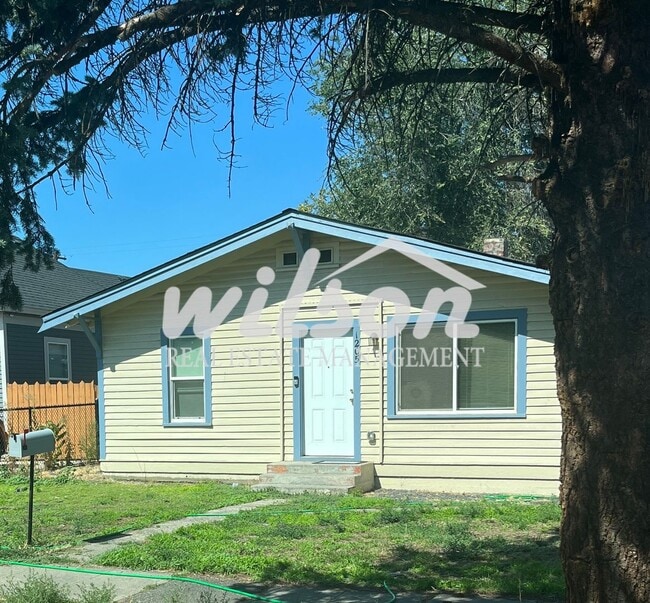 property at 1205 Folsom Ave