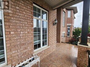 379 Sonoma Blvd in Vaughan, ON - Building Photo - Building Photo