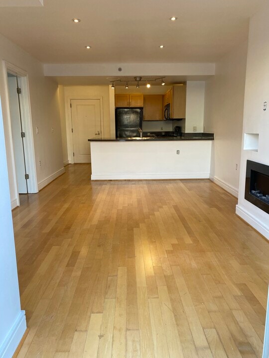 800 4th St SW, Unit Apt. S417 in Washington, DC - Building Photo