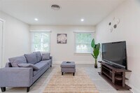 5030 Yellowstone Blvd photo'