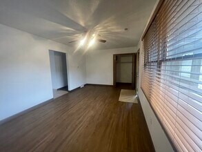 103 Farm Ln, Unit Duplex 103 in Aliquippa, PA - Foto de edificio - Building Photo