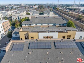 1558 W Artesia Square in Gardena, CA - Building Photo - Building Photo