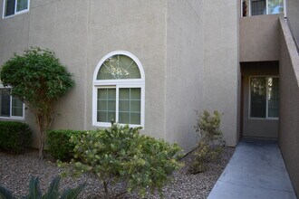 3145 E Flamingo Rd, Unit 1017 in Las Vegas, NV - Building Photo - Building Photo