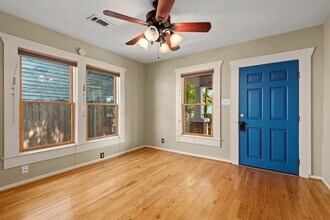 405 James St, Unit 2 in Houston, TX - Building Photo - Building Photo