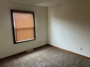 1551 E Stonehenge Dr in Sycamore, IL - Building Photo - Building Photo