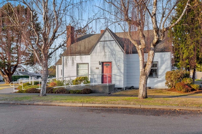 228 Cherry St in Blaine, WA - Building Photo - Building Photo