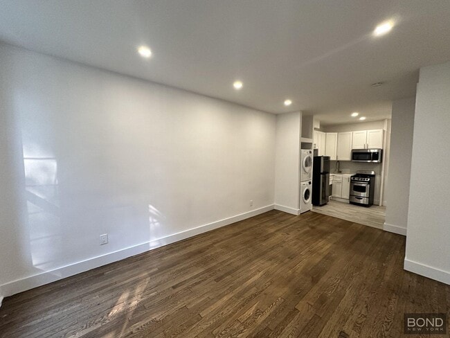 property at 156 E 85th St
