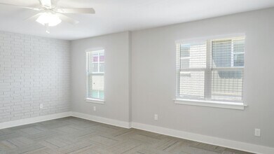 300 W Pleasure Ave in Searcy, AR - Building Photo - Building Photo