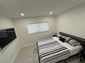 1910 Thomas St in Hollywood, FL - Building Photo - Building Photo