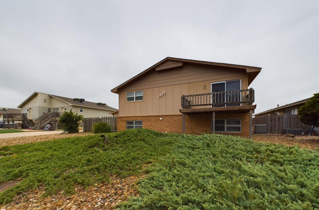 1912 Harding Ave in Garden City, KS - Building Photo