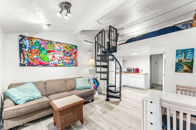 property at 1557 Hillcrest Dr