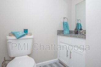 985 Cross St in Rossville, GA - Building Photo - Building Photo