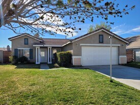 37647 Hammer St in Palmdale, CA - Building Photo