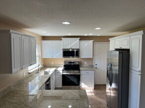 197 Hidden Lake Dr in Brandon, FL - Foto de edificio - Building Photo