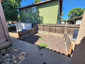 679 2nd Ave in Gustine, CA - Building Photo - Building Photo