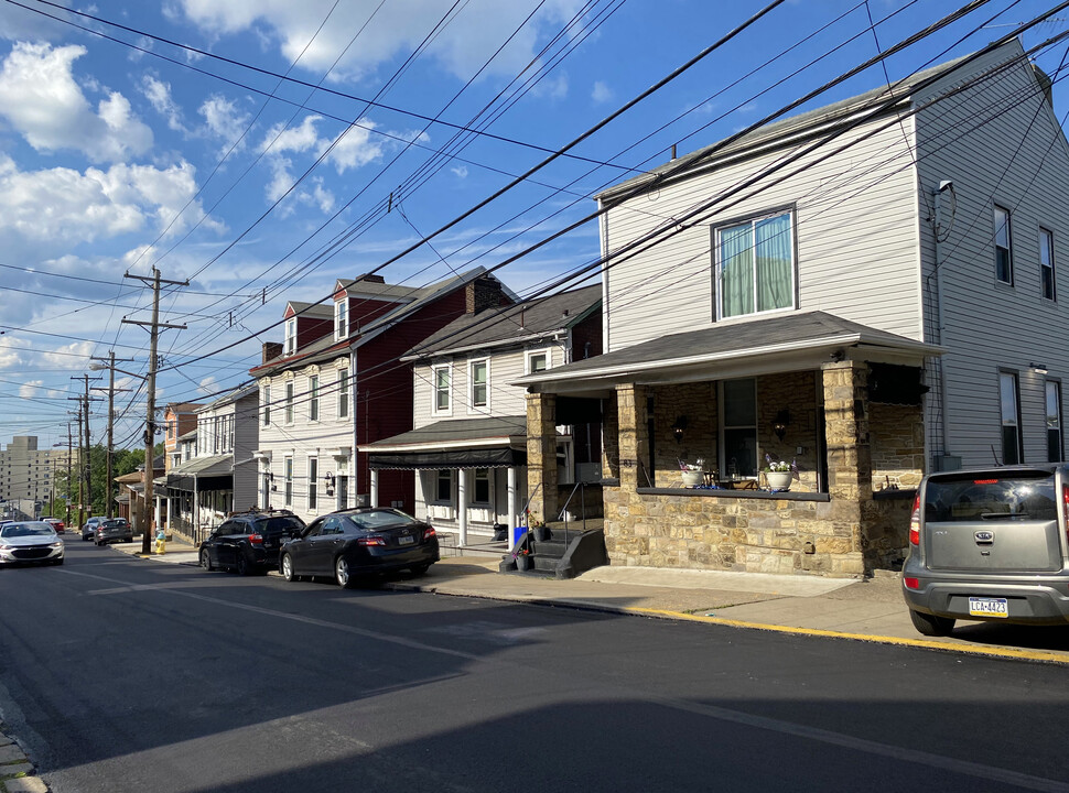 77-79 Wyoming St in Pittsburgh, PA - Building Photo