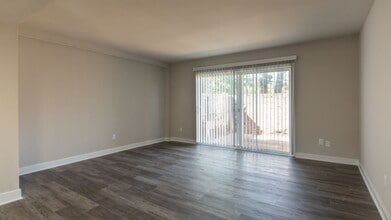 Stratford Hills Apartment and Townhomes in Richmond, VA - Building Photo - Building Photo