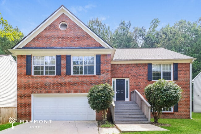 property at 700 Castlebrooke Dr SE