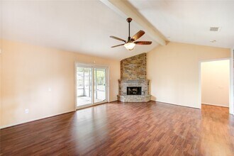 5711 Weeping Willow Rd in Houston, TX - Building Photo - Building Photo