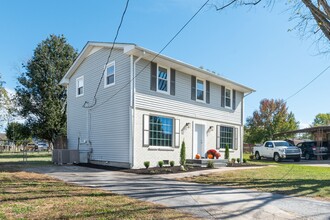 1311 Mini Ct in Lebanon, TN - Foto de edificio - Building Photo