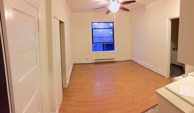 Madison Court in Seattle, WA - Building Photo - Building Photo