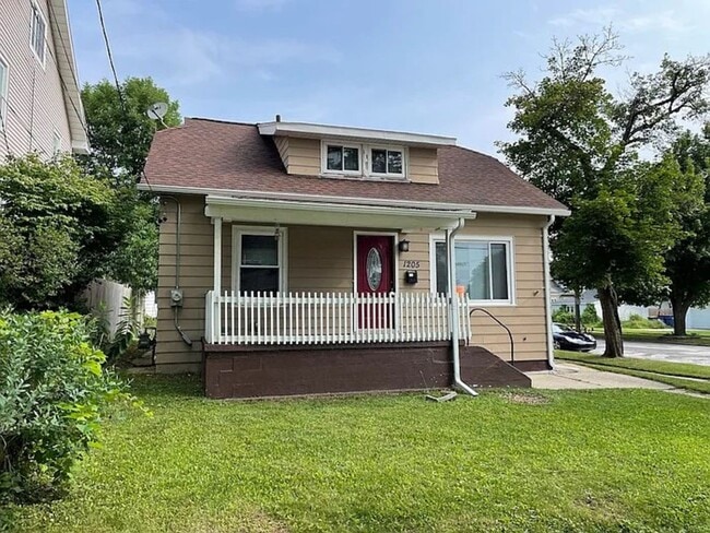 property at 1205 Dayton St SW