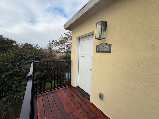 250 Camellia Way in Galt, CA - Building Photo - Building Photo