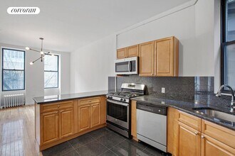 154 Columbus Ave in New York, NY - Building Photo - Building Photo
