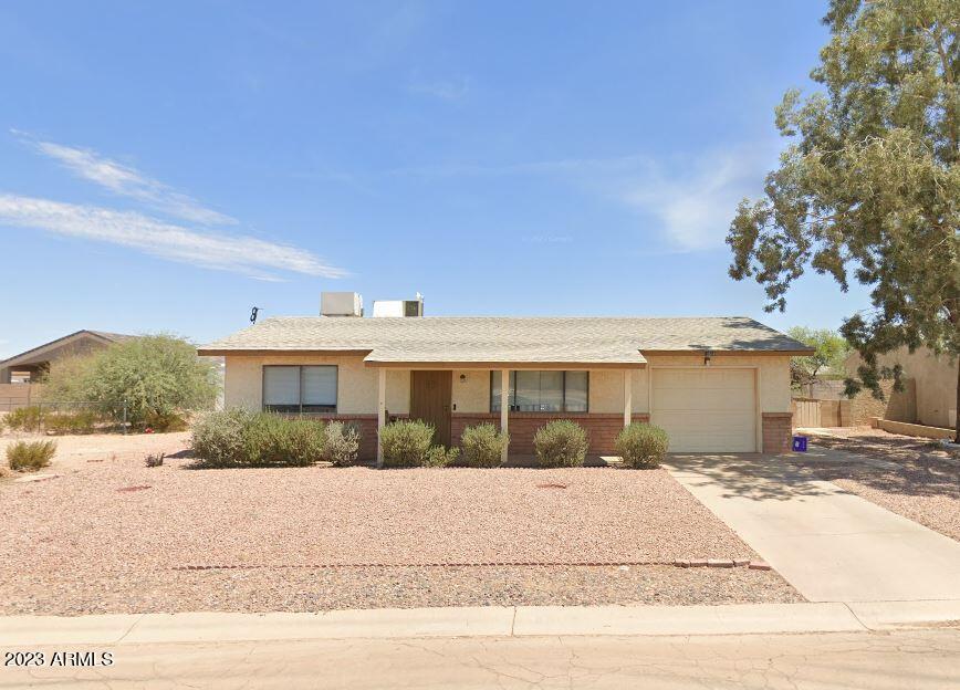 10546 W Catalina Dr in Arizona City, AZ - Building Photo