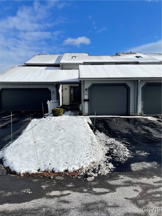 336 Summerhaven Dr N in East Syracuse, NY - Building Photo