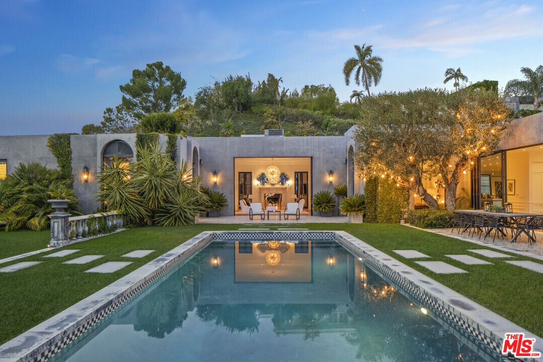 1457 Blue Jay Way in Los Angeles, CA - Building Photo